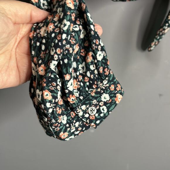 Abercrombie & Fitch Green and Pink Floral Long Sleeve Wrap Blouse Lace Trim Sz S - Picture 4 of 8